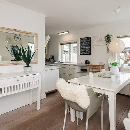 Ferienhaus 2 Person In V-by Traum